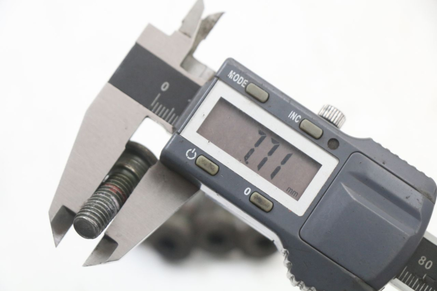 photo de BRAKE DISC BOLT SYM ORBIT III 3 4T 50 (2018 - 2021) - Alternative perspective