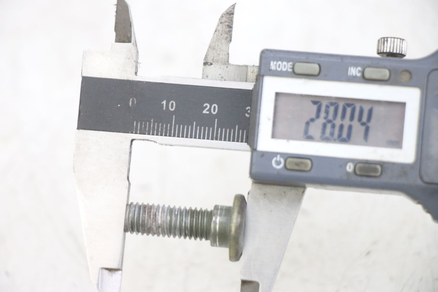 photo de BRAKE DISC BOLT PEUGEOT TWEET 4T 50 (2014 - 2019) - Zoom on usage condition