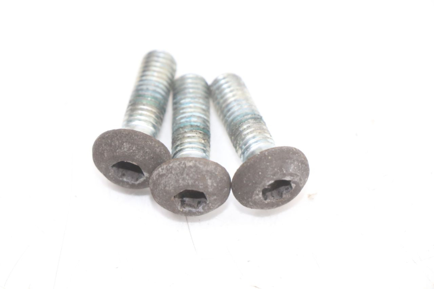 photo de BRAKE DISC BOLT YAMAHA XMAX X-MAX ABS 125 (2017 - 2020) - Technical close-up