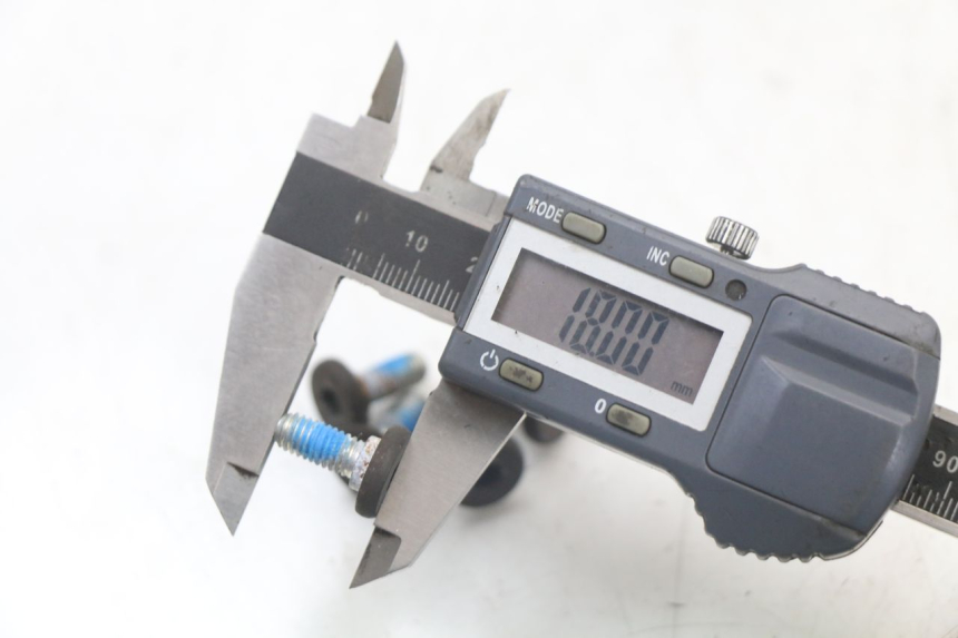 photo de BRAKE DISC BOLT YAMAHA X-MAX XMAX 250 (2006 - 2009) - Zoom on usage condition