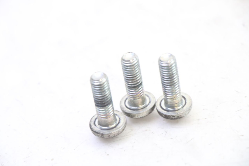 photo de BRAKE DISC BOLT YAMAHA XMAX X-MAX 125 (2021 - 2025) - Zoom on usage condition