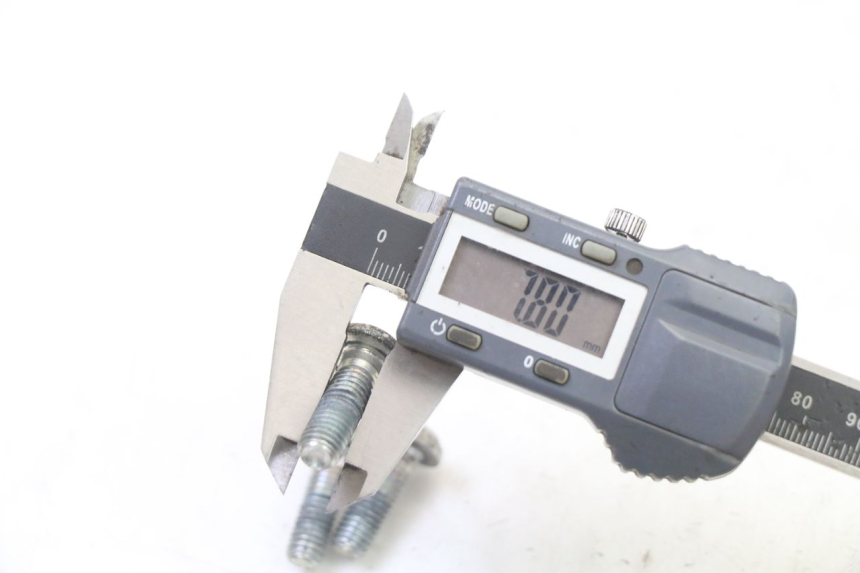 photo de BRAKE DISC BOLT YAMAHA XMAX X-MAX 125 (2021 - 2025) - Technical close-up