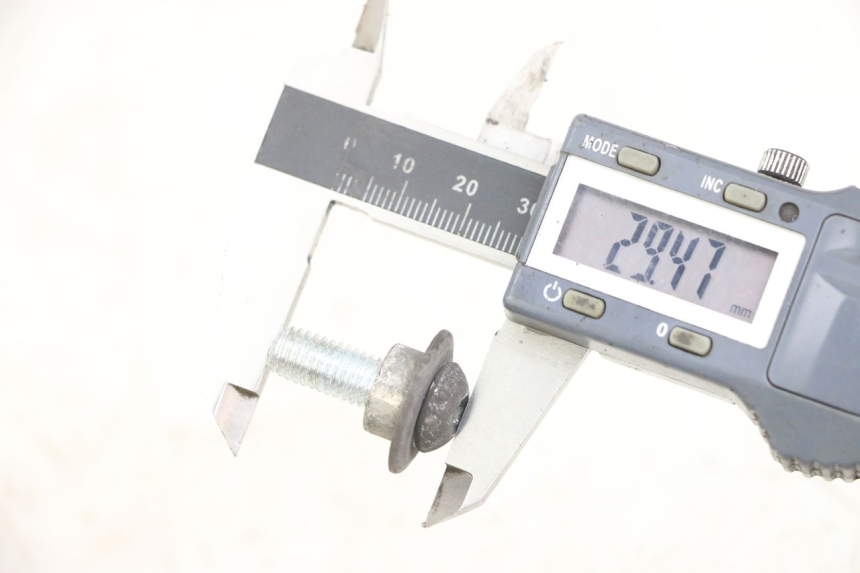 photo de BRAKE DISC BOLT PIAGGIO X10 125 (2012 - 2017) - Zoom on usage condition