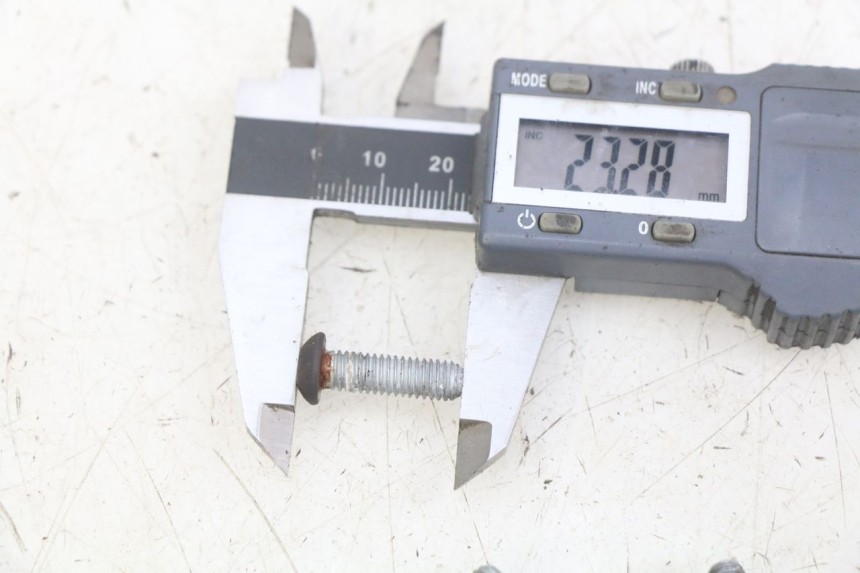 photo de BRAKE DISC BOLT PIAGGIO X9 EVOLUTION 125 (2003 - 2007) - Alternative perspective