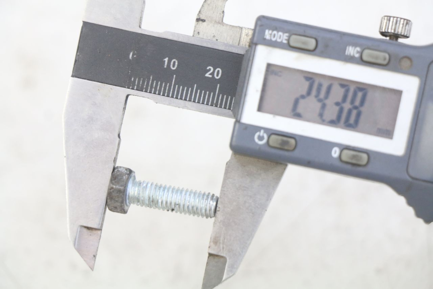 photo de BRAKE DISC BOLT PIAGGIO XEVO - X EVO 125 (2007 - 2017) - Zoom on usage condition