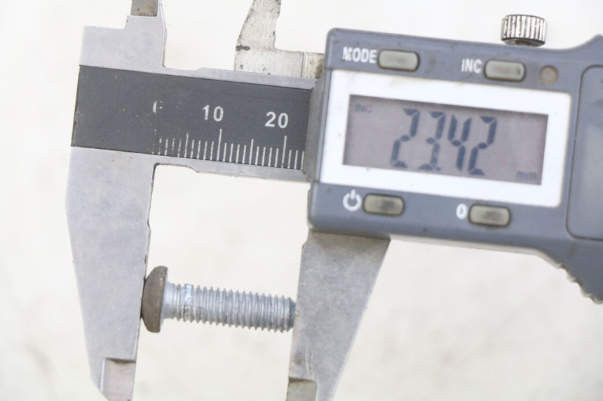 photo de BRAKE DISC BOLT PIAGGIO XEVO - X EVO 125 (2007 - 2017) - Technical close-up