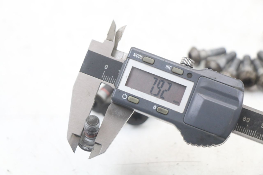 photo de BRAKE DISC BOLT YAMAHA FZ1 FAZER 1000 (2007 - 2009) - Product overview