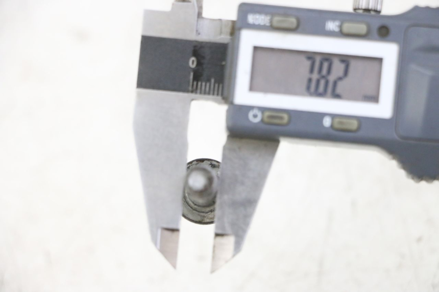 photo de BRAKE DISC BOLT YAMAHA FZS FAZER 600 (2001 - 2003) - Zoom on usage condition