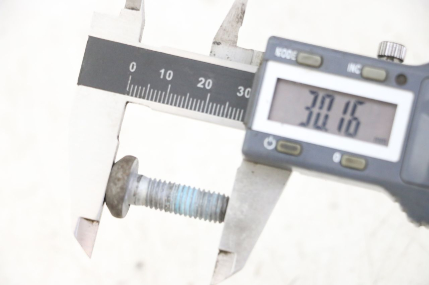 photo de BRAKE DISC BOLT YAMAHA XJ6 600 (2008 - 2016) - Alternative perspective