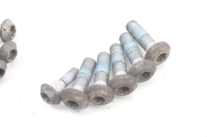 photo de BRAKE DISC BOLT YAMAHA XJ6 600 (2008 - 2016) - Surface and material condition