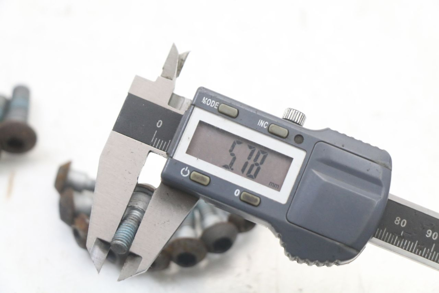 photo de BRAKE DISC BOLT YAMAHA XJ6 ABS 600 (2008 - 2016) - Surface and material condition