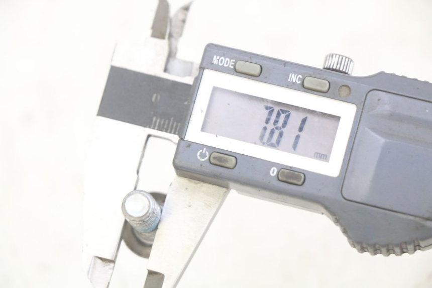 photo de BRAKE DISC BOLT YAMAHA YP MAJESTY 400 (2004 - 2008) - Zoom on usage condition