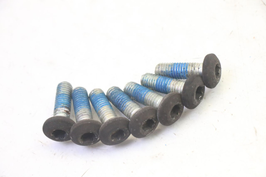 photo de BRAKE DISC BOLT YAMAHA YP MAJESTY 125 (2007 - 2010) - Zoom on usage condition