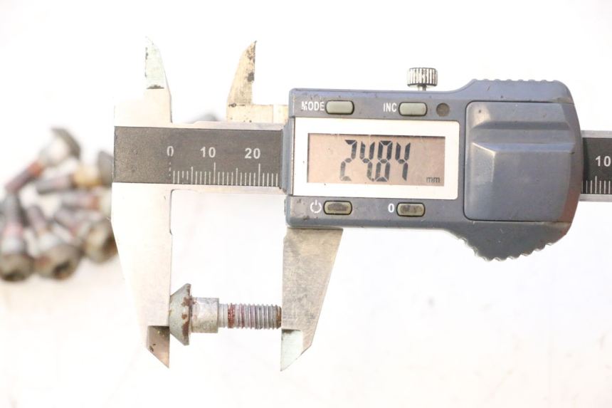 photo de BRAKE DISC BOLT YAMAHA YZF R6 600 (2008 - 2009) - Surface and material condition