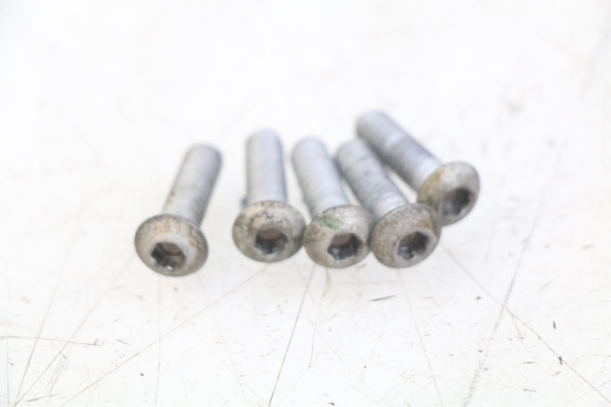 photo de BRAKE DISC BOLT PIAGGIO ZIP 2T 50 (2009 - 2019) - Zoom on usage condition