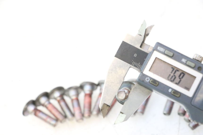 photo de BRAKE DISC BOLT KAWASAKI ZZR 600 (1995 - 2004) - Product overview